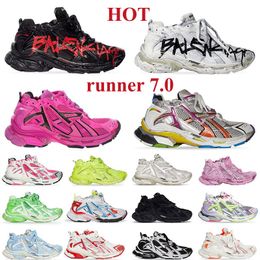 Runner 7.0 Designers Men Women Casual Shoes Trainer Sports Sneaker Track Running Leather Free Grey Light Pink Neon Yellow White Luxury Trainers Sneakers Jogging Shoe