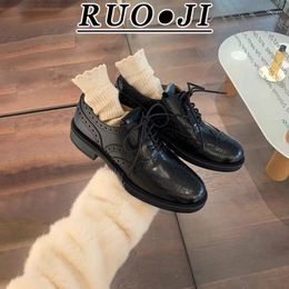 Casual Shoes 2024 Spring Retro British Style Round Toe Thick Heel Heightened Carved Block Lace Up Women's Small Leather Single