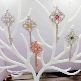 Luxury Tiffenny Designer Brand Pendant Necklaces Tits S925 Sterling Silver Keys Series Snowflake Key Gradual Embedding Womens 18k Rose Gold Necklace