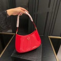 Tote bag high definition Lightweight and casual hobo underarm with glossy paint leather PU triangle single stick for women