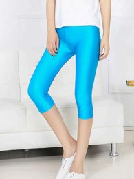 Kvinnors byxor capris cuhakci nya sommarleggings glänsande neon korta byxor mode polyester spandex capris färgglada hög elastiska casual leggins y240422