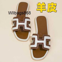 Women Home Slippers L Slippers Womens New Summer 2024 Leather Flat Bottomed Lazy Fashion Casual Sandals Insh Trend