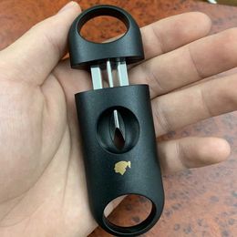 Cigar Accessories 2022 Brand New Cigar Cutter Plastic V-Cut Stainless Steel Blades ic Cigar Cutter Guillotine Christmas Cigar Scissors Gift T240422