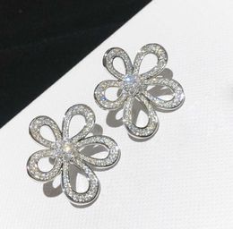 Designer charm Van New Flower shaped Micro Inlaid Earrings Super Immortal Sweet Style Classic Fashion