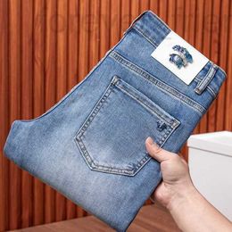 Herren Jeans Designer 2024 Neuer High -End -Trendy Slim Fit Small Feet Hosen Frühling/Sommer Jugend Denim Europäische Waren 4vk9