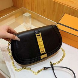 Commuter Underarm Saddle for Women's Day Packs 2024 New Fashion Versatile Texture Small and Luxury Single Shoulder Bags Crossbody Bag