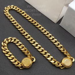 Gorgon große Halsketten Goldene Farbkette Luxusmarke Vintage plattiert 18K Anhänger hochwertiger Ehepaarstil offizieller Replikatanhänger159l