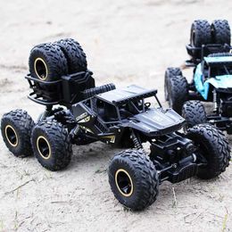 Electric/RC Car Large alloy off-road remote control vehicle with lighting and charging T240422