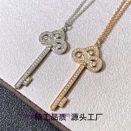 Luxury Tiffenny Designer Brand Pendant Necklaces T Family Iris Flower Key Necklace V Gold Full Diamond Light Temperament Net Red Personality Sweater