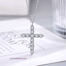 Luxury Tiffenny Designer Brand Pendant Necklaces S925 Sterling Silver Cross Necklace Set with Eight Hearts and Arrows Zircon for Men Women