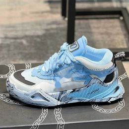 designer Odsy sneakers with blue arrows on the side rubber leather lining nails on the sole fashionable outdoor womens casual sports men women shoes