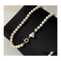 Chokers Famous British Designer Pearl Necklace Choker Chain Letterv Pendant 18K Gold Plated 925 Sier Titanium Jewelry For Women Me334u