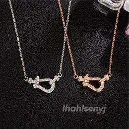 Women's 18K Gold Plated Luxury Brand Pendants Necklaces Horseshoe Buckle Necklace Choker Pendant Designer Necklace Beads Chain Jewellery Accessories NO box