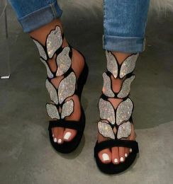 2020 new Designer Women Sandal Fashion Summer Flat Bottom Butterfly Rhinestone Sandals Top Quality Flat Shoes Ladies Flip Flops Si7164690