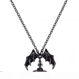 Queen Mother Demon Evil Titanium Black Wings Diamond Saturn Necklace Super Cool Punk Bat216j