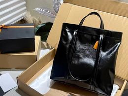 2024 New luxury fashion design women's classic Tote bag Leather material with double strap design large capacity casual all-in-one crossbody bag