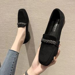 Dress Shoes Women Loafers Low Heels Boat Black Shallow Zapatos De Mujer Chain Faux Suede Casual Sapatos Feminino 2024