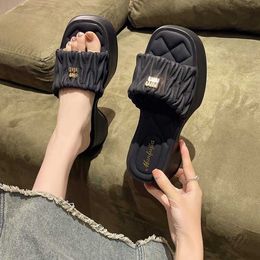 Little fragrant Barbie slippers female summer wear 2024 new soft cotton bottom thick bottom fold cloud beach sandals ins style Trend style L240422 1