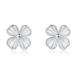 4/Leaf Flower Stud Earrings S925 Silver Korean Style Earrings European and American Hot Fashion Women High end Earrings Charming Earrings Valentine's Day Gift spc