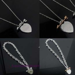 Luxury Tiffenny Designer Brand Pendant Necklaces T Home Precision High Quality Heart Necklace with One Arrow Through the Personalized Thick Chain Fine