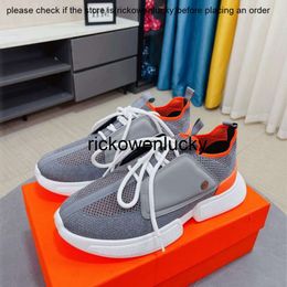 h 24S Men Bouncing Casual Shoes Senior Soft Bottoms Running Sneakers Italy Famous Elastic Band Low Top Leather Mesh Breathable Design Man Casuals