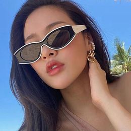 Designer luxury fashion ins style sunglasses personality sense of the future sunglasses small face fashion men Women's party travel Retro seaside sunscreen Street