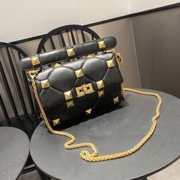 luxury Handbags For Women 2024 Rivet Metal Chain Shoulder Bags Leather Ladies Menger Bags Fi Trendy Autumn Clutch Bags e0gN#