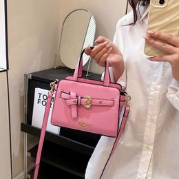 Women Day Packs Summer New Fashionable Portable Popular Large Capacity Lock Buckle Single Shoulder Crossbody Bags
