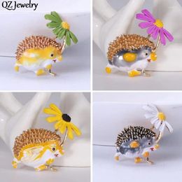 Brooches Funny Hedgehog Brooch Pin Cute Animal Hug Flower For Women Girls Clothing Decor Lapel Pins Party Jewellery Gifts