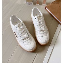 2024 new Casual shoes women Designer Travel leather lace-up sneaker fashion lady Flat Running Trainers Letters 0617