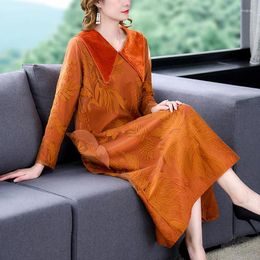 Casual Dresses Autumn Retro Versatile Velvet Dress For Women 2024 Fashion Embroidered Knee Length Korean Loose Tight Party Vestidos