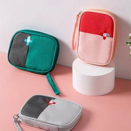 Bags 2023 Cute Mini Portable Medicine Bag First Aid Kit Medical Emergency Kits Organizer Outdoor Household Medicine Pill Storage Bag