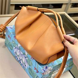 Tote bag high definition leather drawstring cloud with niche design paseo single crossbody dumpling