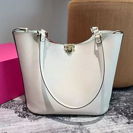 Designer Fashion Luxury Shoulder Bags Versatile for Daily Business Use High Quality Genuine Leather Women Totes Handbag