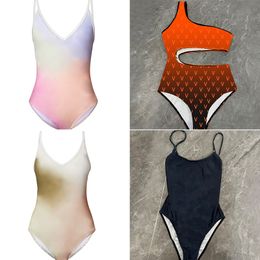 Modedesigner kvinnor heta bikini set sexiga bokstäver ungdomsflickor monokini bandage badkläder klassisk baddräkt bodysuit en bit push up beach baddräkt strandkläder