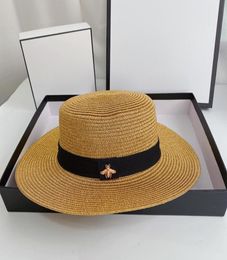 Ladies Wide Brim Beach Caps Designer Women Vacation Outdoor Caps Female Flat Straw Hat with Black Webbing6168773