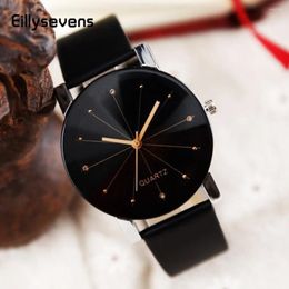 Wristwatches Couple Watch 2024 Luxury Women Bracelet Fashion Ladies Quartz Leather Strap Clock Gift Montre Femme