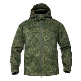 Mens Military Camouflage Fleece Tactical Jacket Outdoor Shark Skin Soft Shell Waterproof Windbreaker Hooded Coat Hunt Clothes 240416