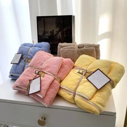 ZK20 Luxury Designer Towel Bath Set Bee Embroidery Multicolor Fashion Dormitory Bath Towel and Quick Drying Beach Towel Set Colorful Towel with Gift Bag