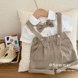 T-shirts 2023 Summer Boys Fashion Gentlemen Suit Baby Clothing Set Including Suspender Pant+ Tshirts