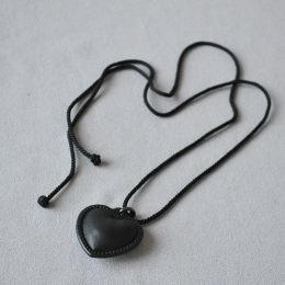 Necklaces Amaiyllis Vintage Black Leather Lace Heart Sweater Chain Necklace Niche Fashion String Leather Necklace Pendant Jewellery