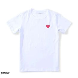 Cdgs Brand Tshirt Summer Designer Mens T-shirts Play T Commes Short Sleeve Womens Des Badge Garcons Embroidery Heart Shirt Re 9082