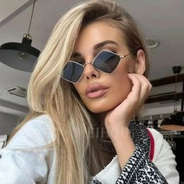 Hipster Polygon Women Sunglasses Irregular Vintage Small Frame Rhombus Ladies Shades Retro Alloy Eyewear Black 240417