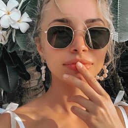 Metal Square Sunglasses Woman Vintage Sun Glasses Female Fashion Brand Mirror Eyeglasses Coloured Lenses Designer Gafas De Sol 240417