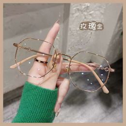 Tiktok Anti Blue Light Female Flat Lens Eye Protection Gold Wire Eyeglasses Frame Small Face Red Polygon Glasses