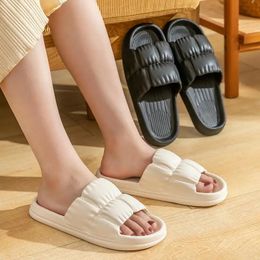 2024 Women Soft Sole Cloud Slippers Thick Platform Indoor Outdoor Beach Sandals Summer EVA Non Slip Flip Flops 240417