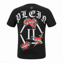 Plein Bear t Shirt Mens Designer Tshirts Brand Clothing Pp Skull Men T-shirt Round Neck Ss Love with Crystals Hip Hop Tshirt Top Tees 161713