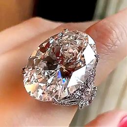 Bands Luxury Female Big Oval Crystal Rhinestone Engagement Ring Cute Silver Color Zircon Stone Ring Vintage Wedding Rings For Women