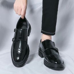 Italienische handgefertigte Männer Oxford Schuhe Casual Leder Brogue Dress Schuhe Klassische Business Office Schuhe Antiskid Round Toe Slattern