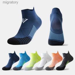 Men's Socks A set of 4 pairs of mens and womens sports socks breathable sweat wicking quick drying suitable for gymnastics cycling fitness and unisex yq240423